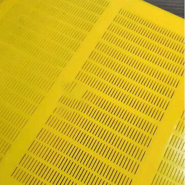 Pannelli vaglianti in poliuretano WS 85 antiusura per miniere a cielo aperto 305x305mm, montaggio a sede su rotaia per la lavorazione del carbone